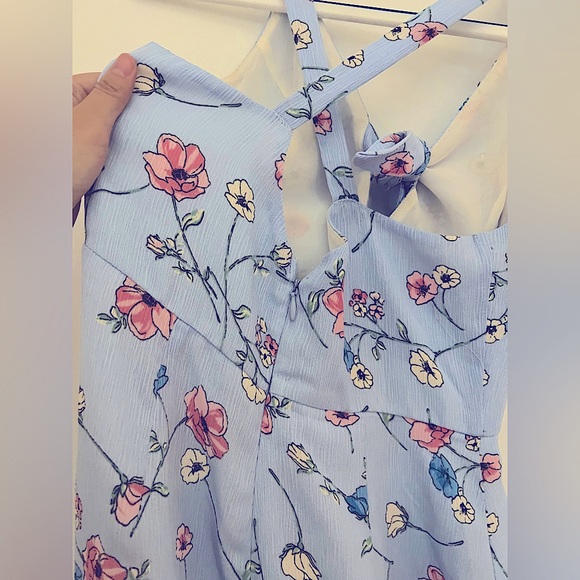 Lush tie front light blue floral romper XS - Picture 3 of 6